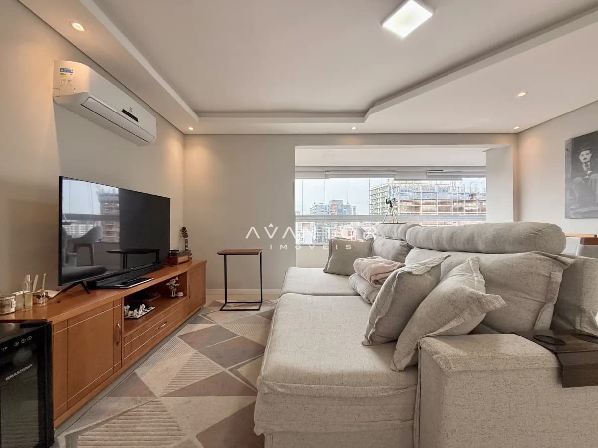 Sala de estar com vista para cidade — Apartamento à venda no Residencial Torre de Vicenza, em Centro, Santa Maria/RS
