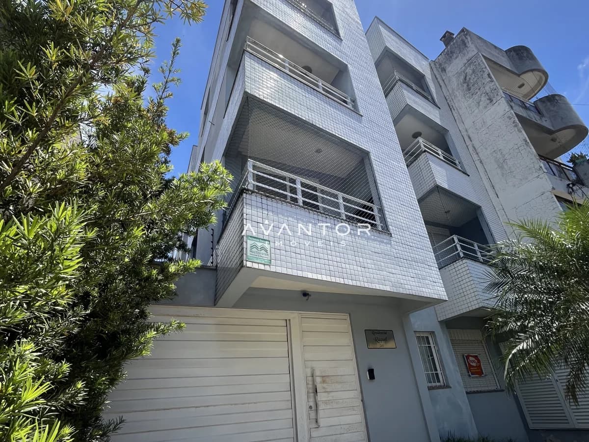 Fachada do prédio com garagem — Apartamento à venda no Residencial Raquel, em Nossa Senhora do Rosário, Santa Maria/RS