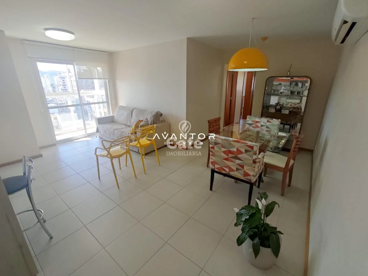 Belo apartamento mobiliado com 3 dormitórios, sendo uma suíte, sacada com churrasqueira e — Apartamento com 3 quartos à venda em Centro, Santa Maria/RS
