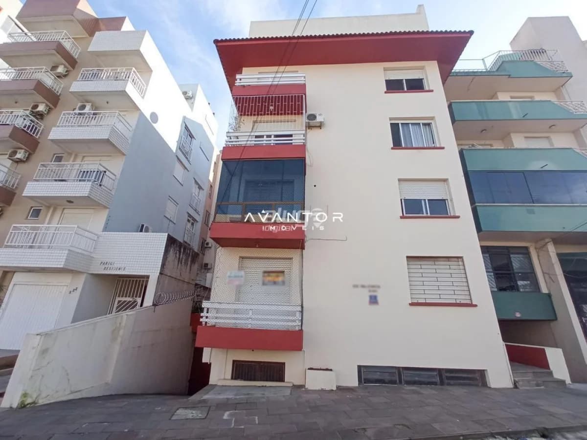 Fachada do prédio com sacada — Apartamento com 3 quartos à venda em Nossa Senhora de Fátima, Santa Maria/RS