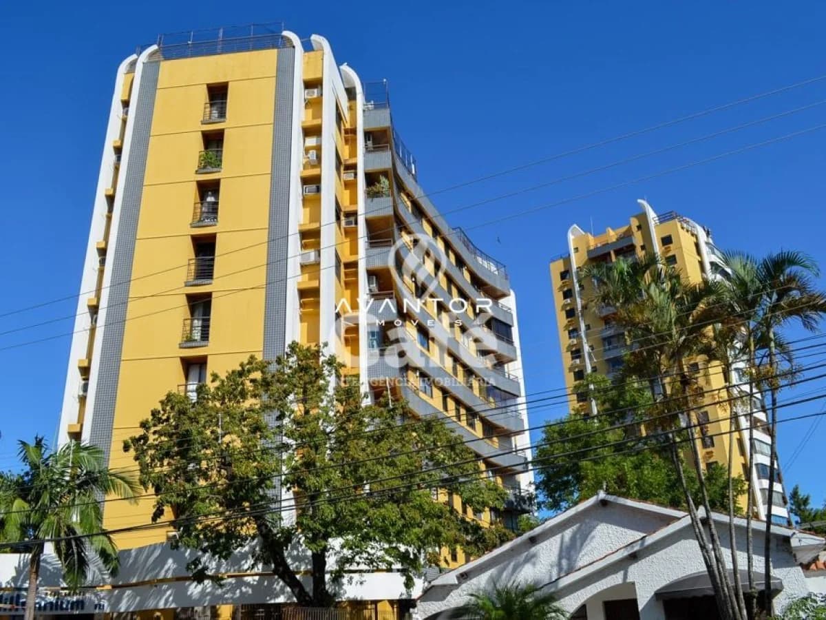 Fachada do prédio com acabamento amarelo — Apartamento com 5 quartos à venda em Bonfim, Santa Maria/RS