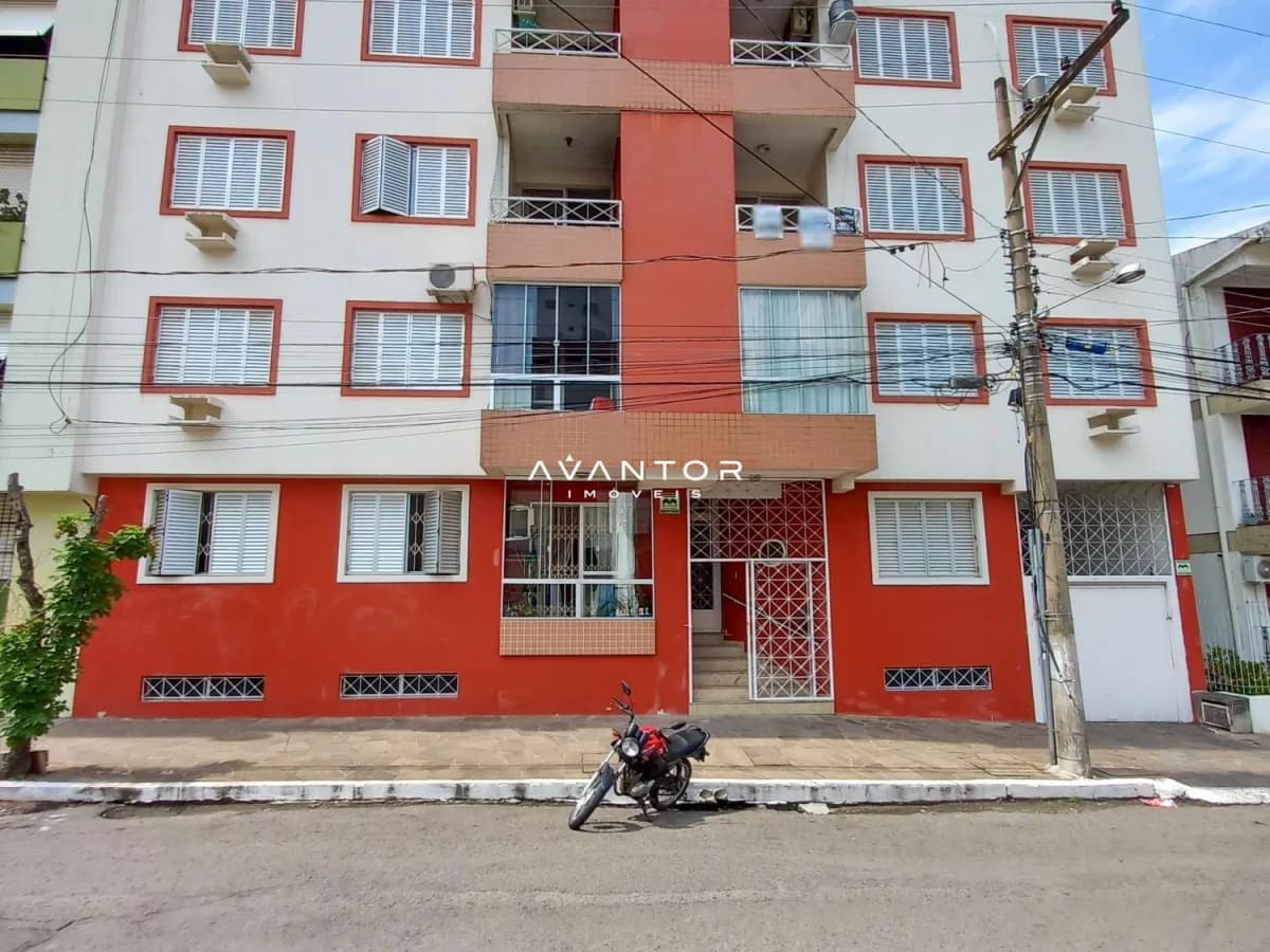 Fachada do prédio com entrada comercial — Apartamento com 3 quartos à venda em Nossa Senhora de Fátima, Santa Maria/RS
