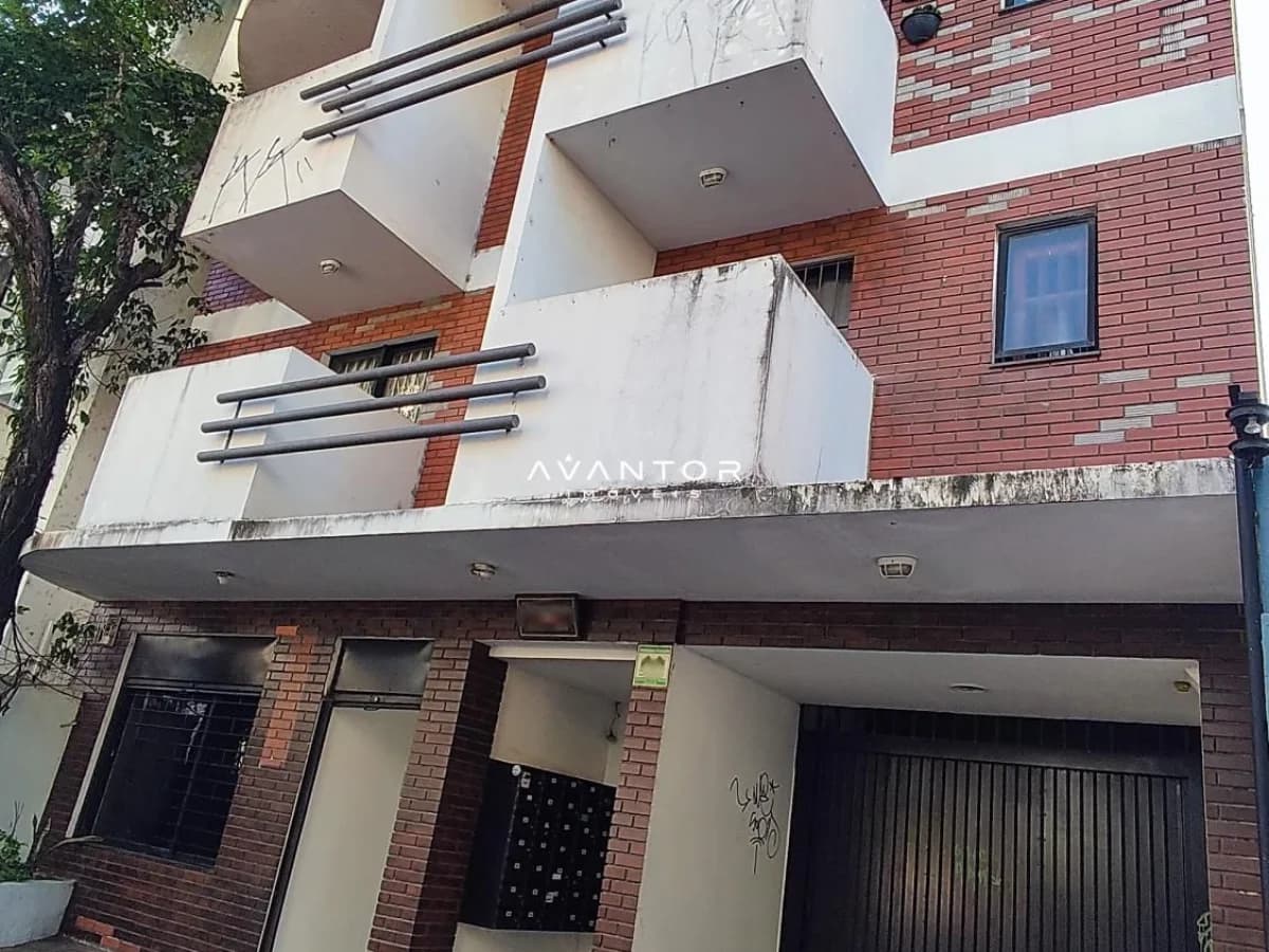 Fachada do prédio com sacadas — Apartamento com 1 quarto à venda no Residencial Chaiten, em Centro, Santa Maria/RS