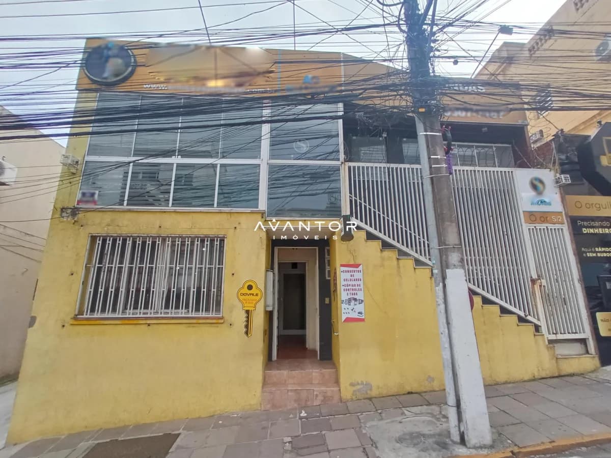 Fachada da casa com entrada frontal — Sala Comercial com 5 salas à venda em Centro, Santa Maria/RS