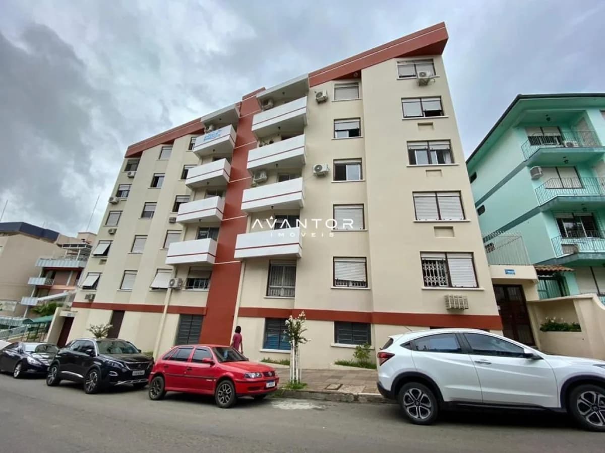 Fachada do prédio com garagem — Apartamento com 2 quartos à venda no Edifício Itapiruba, em Menino Jesus, Santa Maria/RS