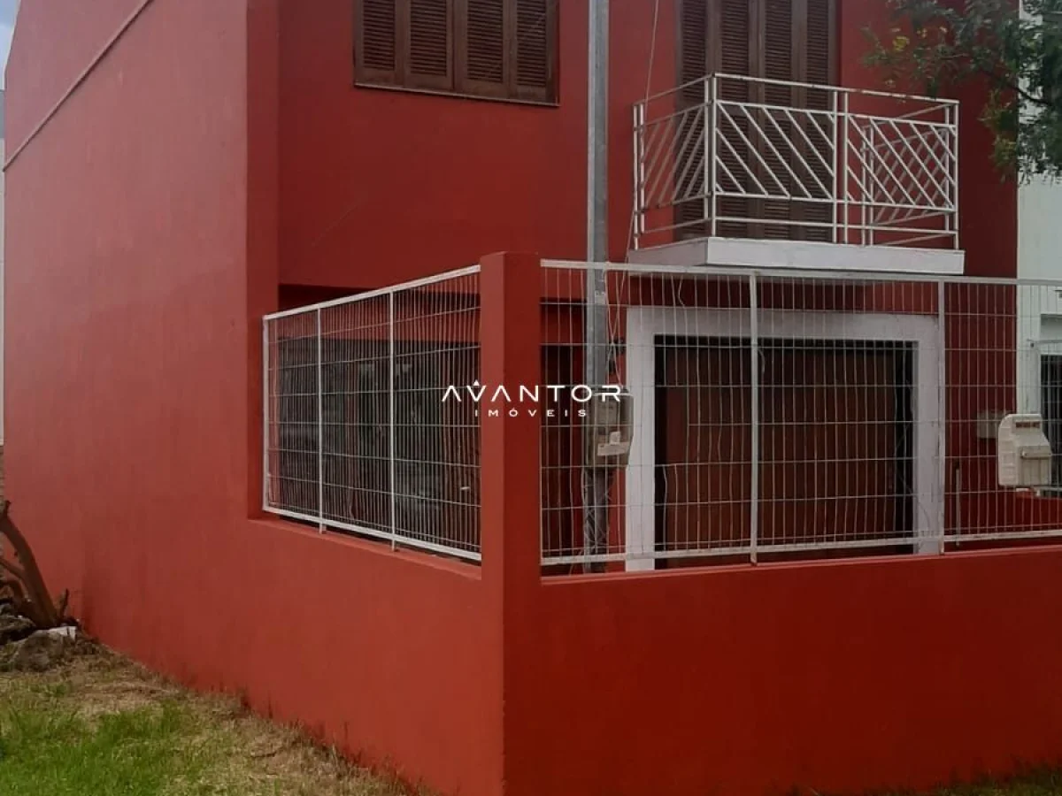 Fachada da casa com garagem — Casa com 3 quartos à venda em Pinheiro Machado, Santa Maria/RS