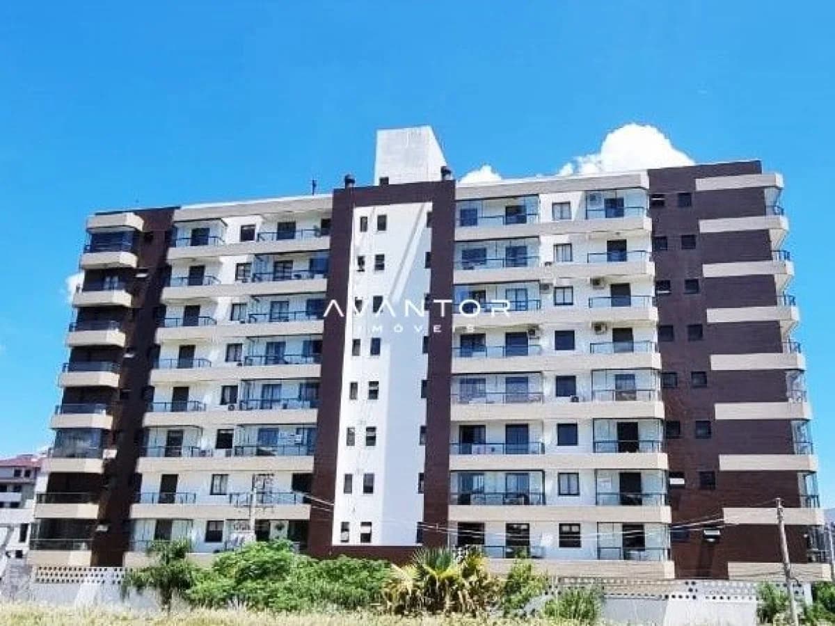 Fachada do prédio com sacadas — Apartamento com 2 quartos à venda em Nossa Senhora de Lourdes, Santa Maria/RS