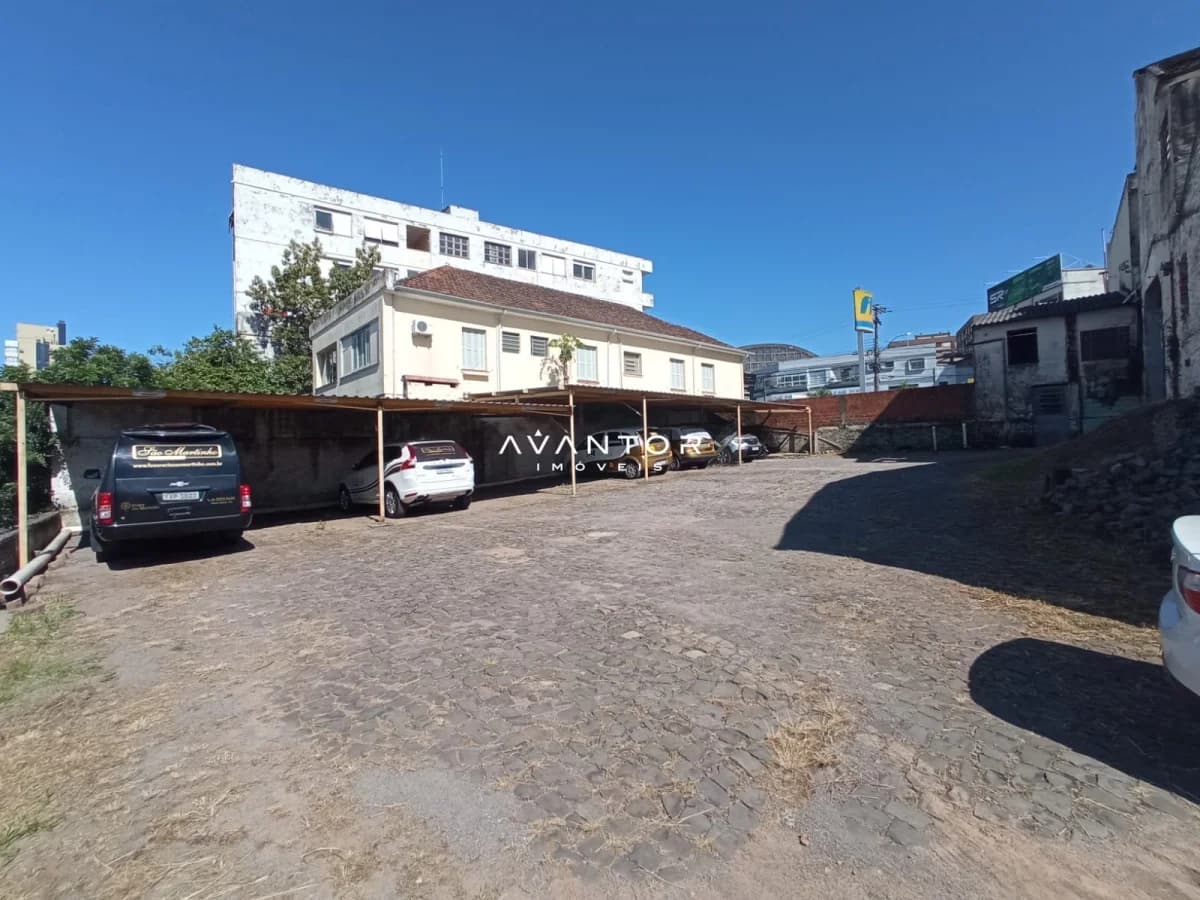 Garagem com vagas para veículos — Terreno para alugar em Centro, Santa Maria/RS
