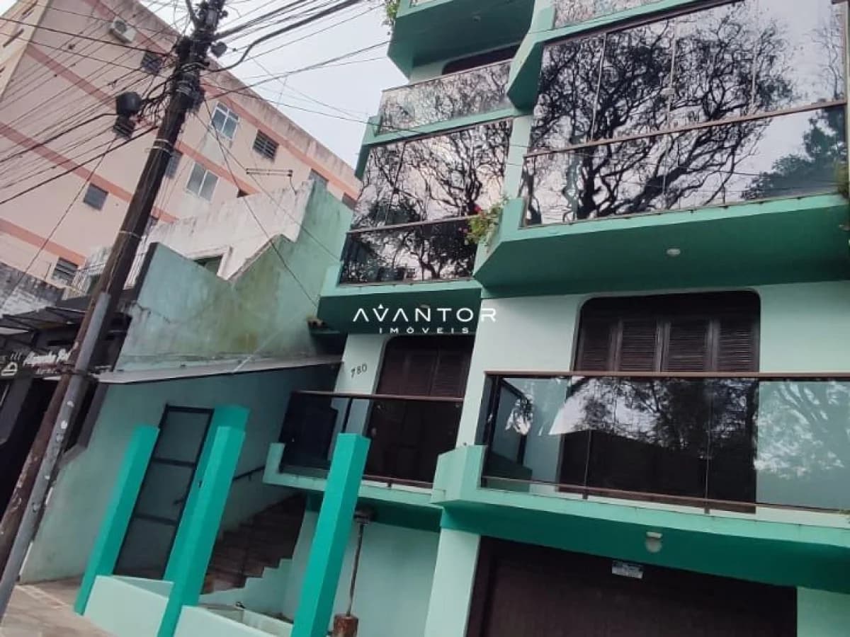 Fachada da casa com sacada — Apartamento com 2 quartos à venda em Nossa Senhora de Fátima, Santa Maria/RS