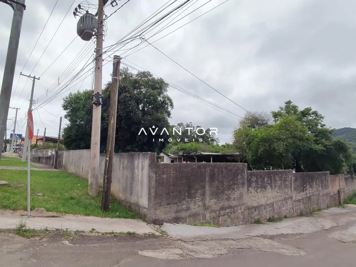 Terreno com muro de proteção — Terreno à venda em Km 3, Santa Maria/RS