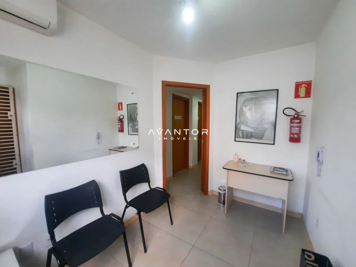 Hall de entrada com recepção — Sala Comercial com 5 salas à venda no Edifício Palazzo Magnago, em Centro, Santa Maria/RS