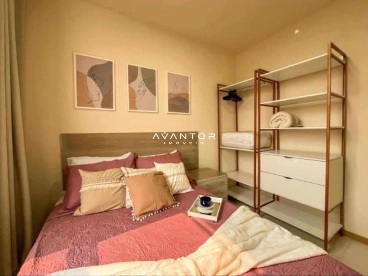 Dormitório com cama e guarda-roupa planejado — Apartamento com 1 quarto à venda em Centro, Santa Maria/RS