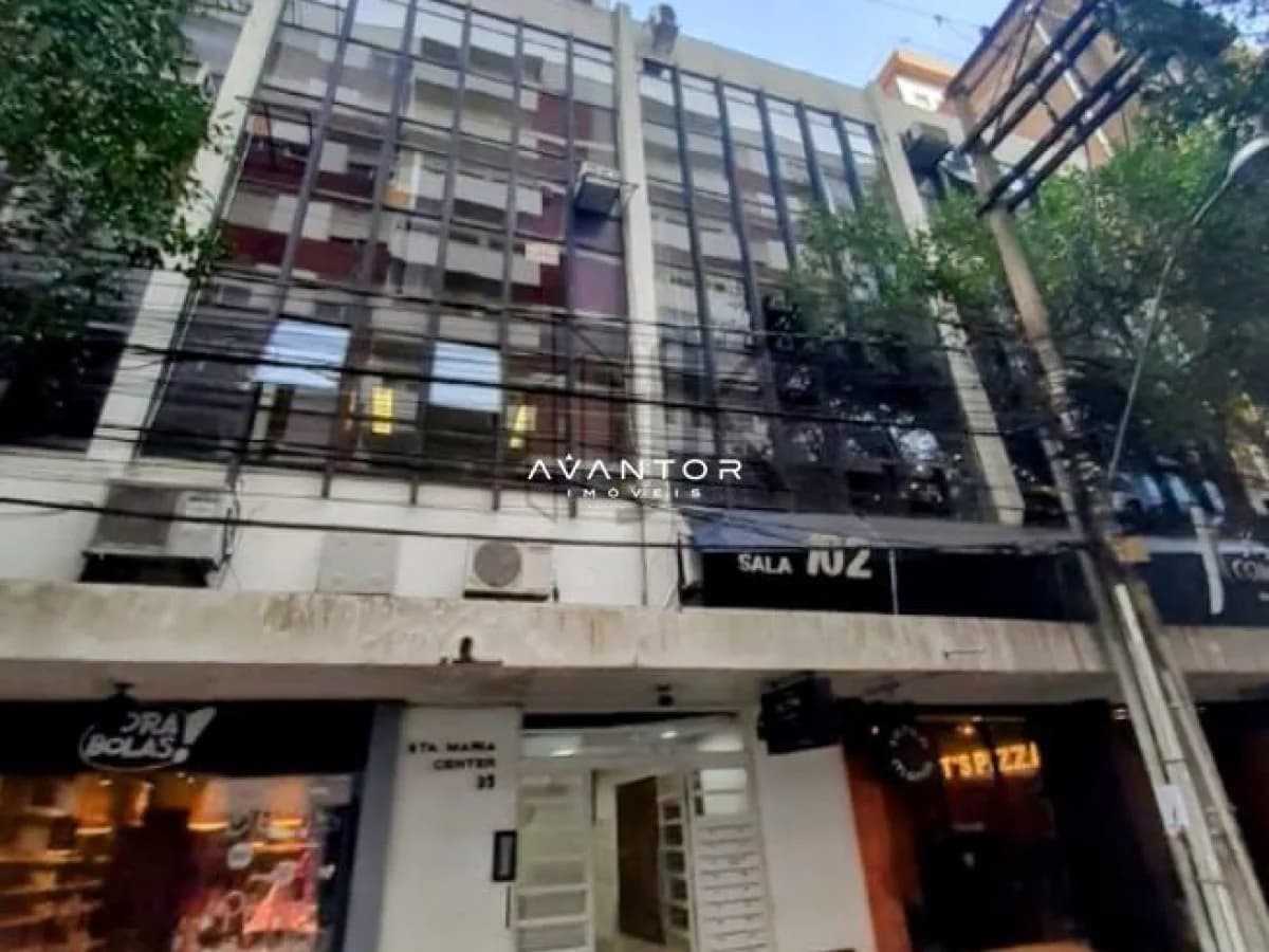 Fachada do prédio com lojas no térreo — Sala Comercial com 1 sala à venda em Centro, Santa Maria/RS