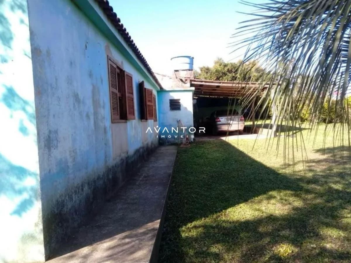 Fachada da casa com pátio — Chácara com 4 quartos à venda em Arroio do Só, Santa Maria/RS
