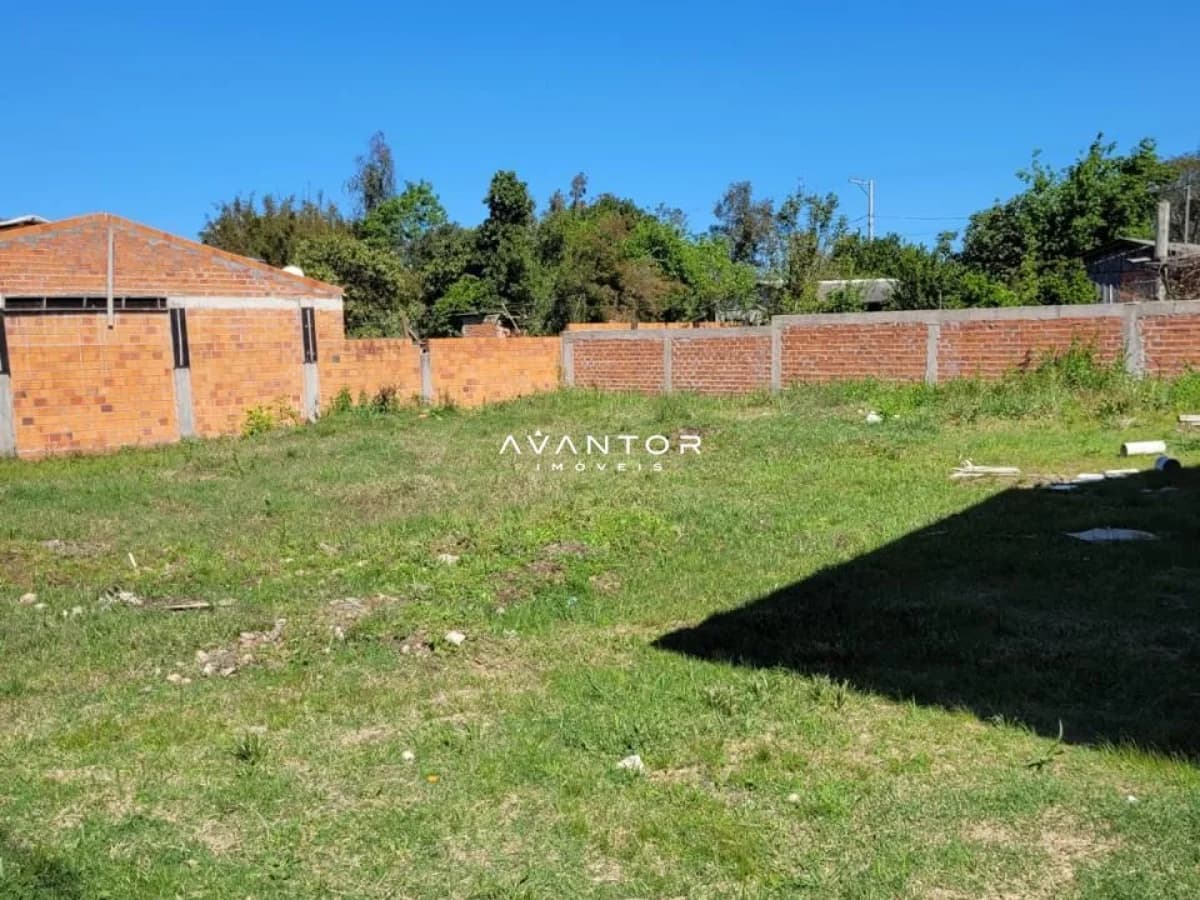Terreno com construção em andamento — Terreno à venda em Caturrita, Santa Maria/RS