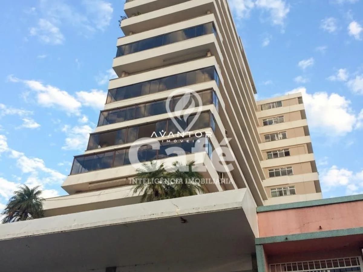 Fachada do prédio com sacadas — Apartamento com 2 quartos à venda em Centro, Santa Maria/RS