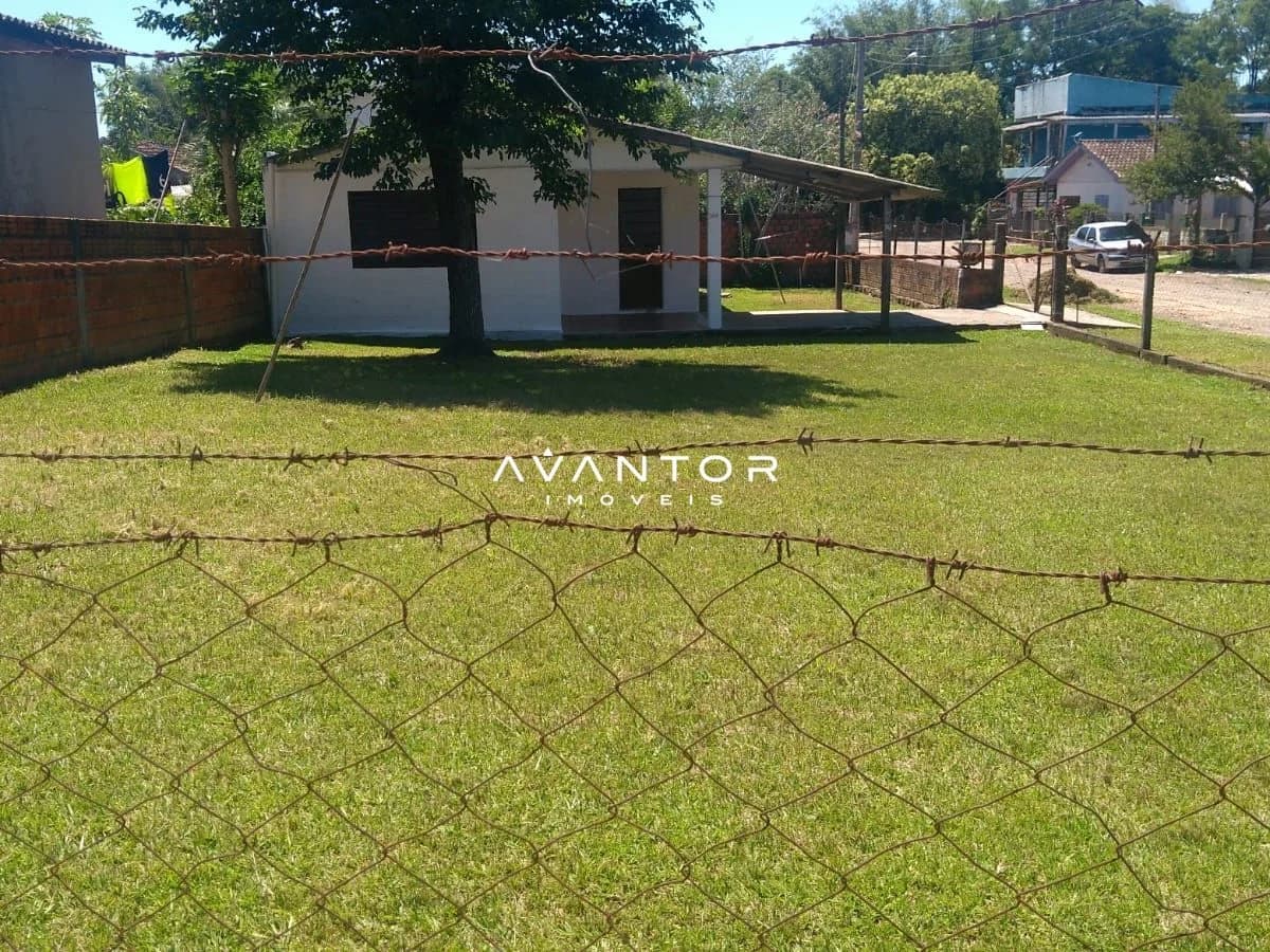 Fachada da casa com terreno — Casa com 2 quartos à venda em Caturrita, Santa Maria/RS