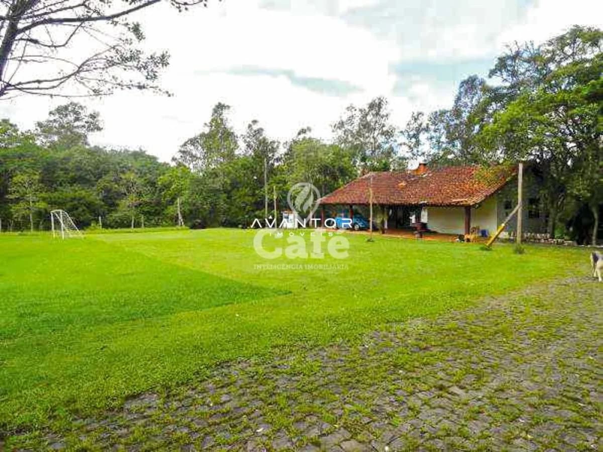 Terreno com casa e área gramada — Chácara à venda em Arroio Grande, Santa Maria/RS
