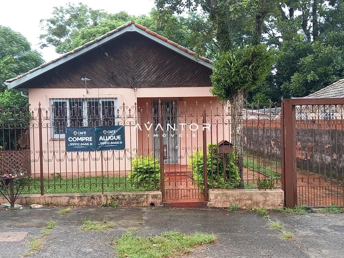 Fachada da casa com portão — Casa com 3 quartos à venda em Passo D'Areia, Santa Maria/RS