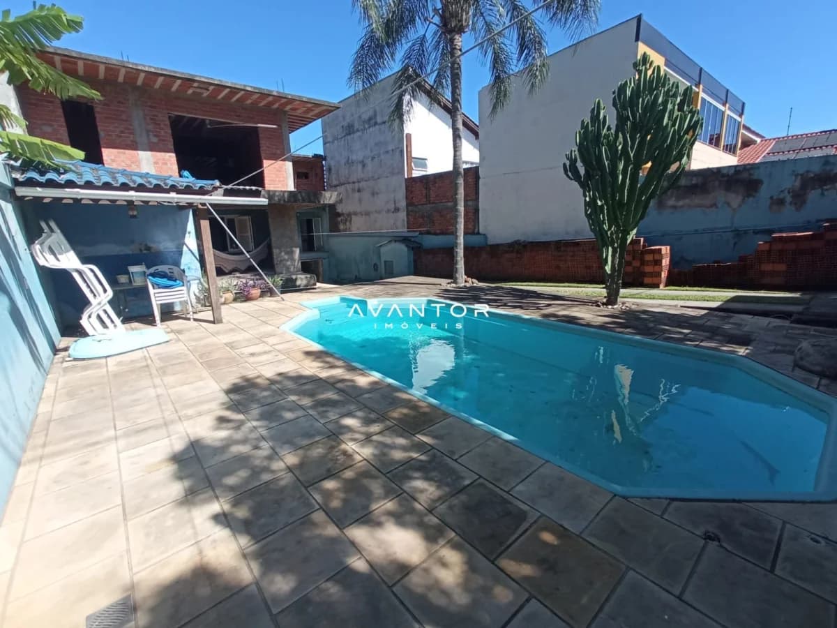Piscina com área de estar — Casa com 2 quartos à venda em Dom Antônio Reis, Santa Maria/RS