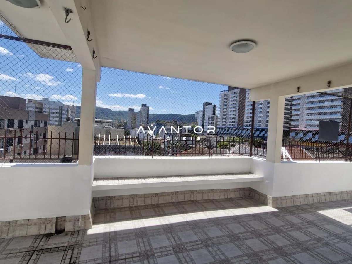 Sacada com vista para a cidade — Apartamento com 3 quartos à venda no Edifício São Luiz, em Centro, Santa Maria/RS