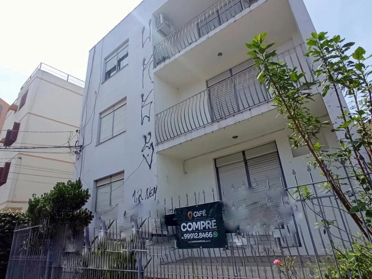 Kitnet No Bairro Medianeira com Banheiro Social, Cozinha e Área de Serviço — Studio com 1 quarto à venda e para alugar em Nossa Senhora Medianeira, Santa Maria/RS