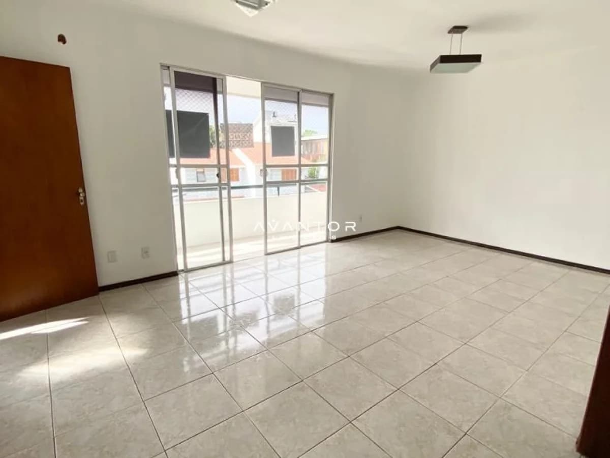 Sala de estar com acesso à varanda — Apartamento com 3 quartos à venda em Nossa Senhora das Dores, Santa Maria/RS