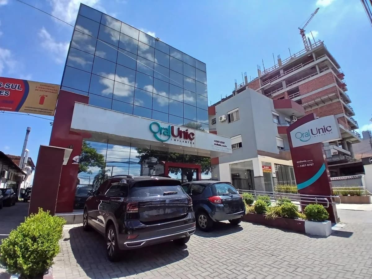 Loja Comercial De 520 m² Para Locação Na Avenida Medianeira — Loja com 22 salas para alugar em Nossa Senhora Medianeira, Santa Maria/RS