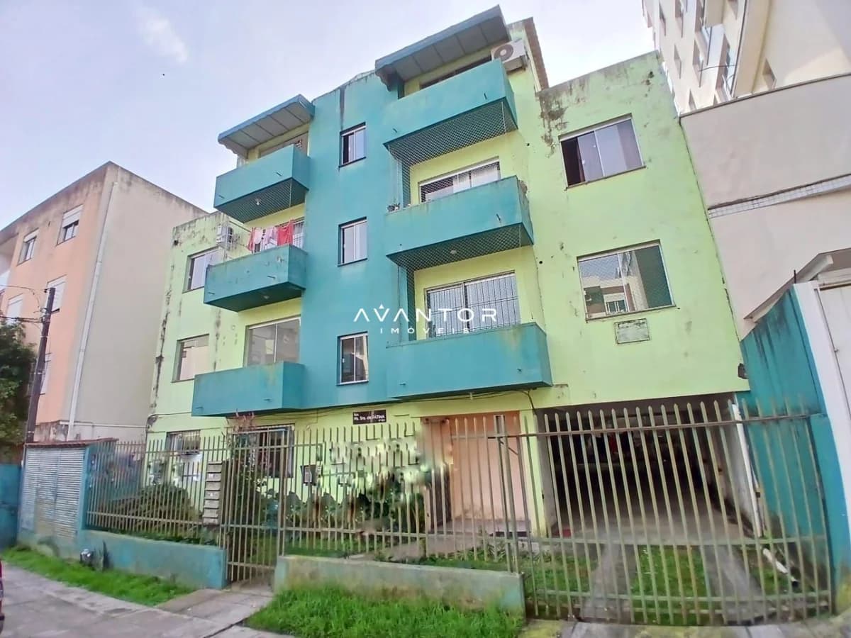 Fachada do prédio com sacadas — Apartamento com 1 quarto à venda em Nossa Senhora de Fátima, Santa Maria/RS