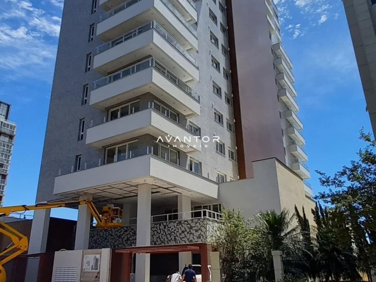 Fachada do prédio com sacadas — Apartamento com 3 quartos à venda em Nossa Senhora de Lourdes, Santa Maria/RS