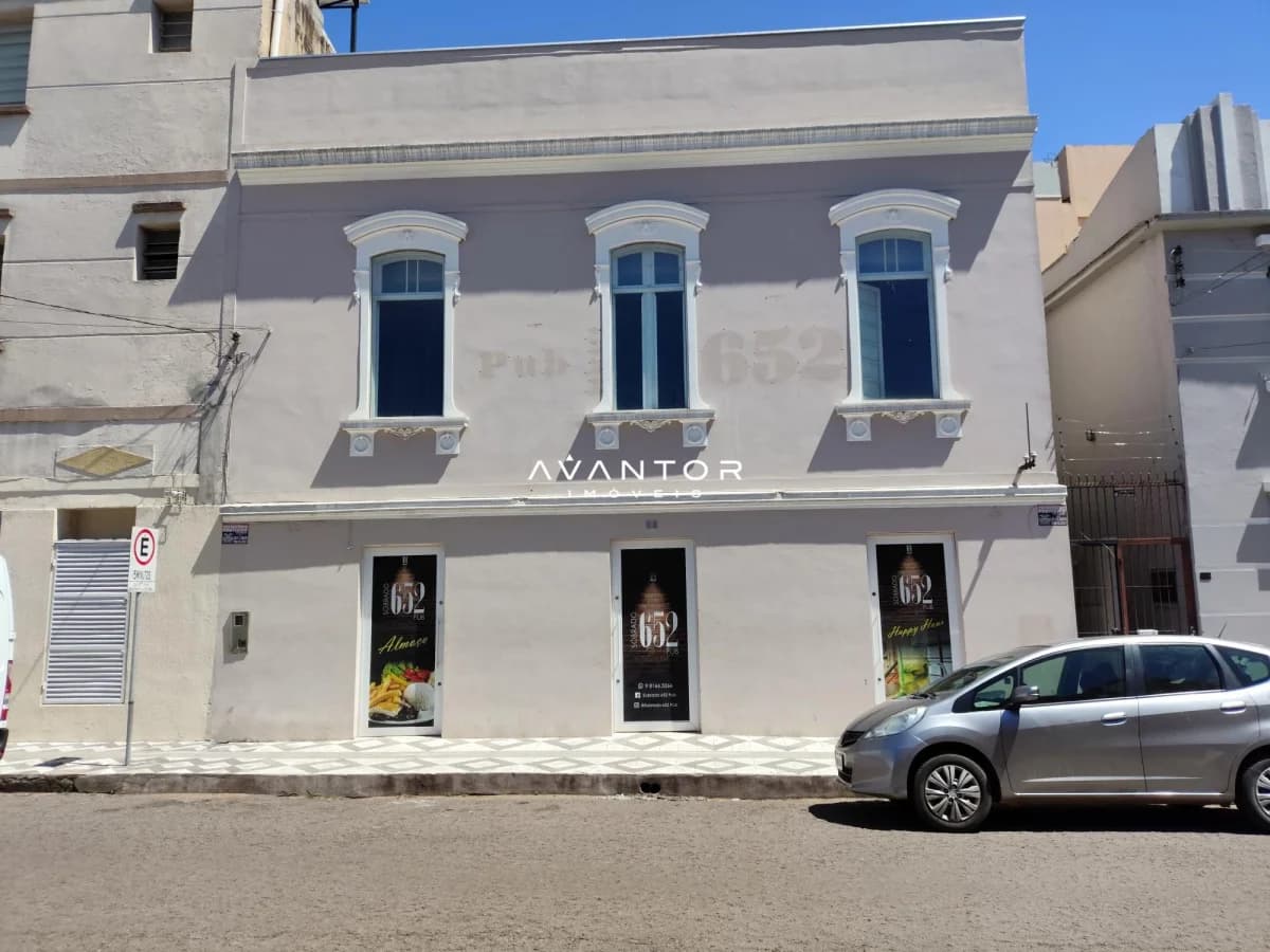 Fachada do prédio com três janelas — Prédio Comercial com 2 salas à venda em Nossa Senhora do Rosário, Santa Maria/RS
