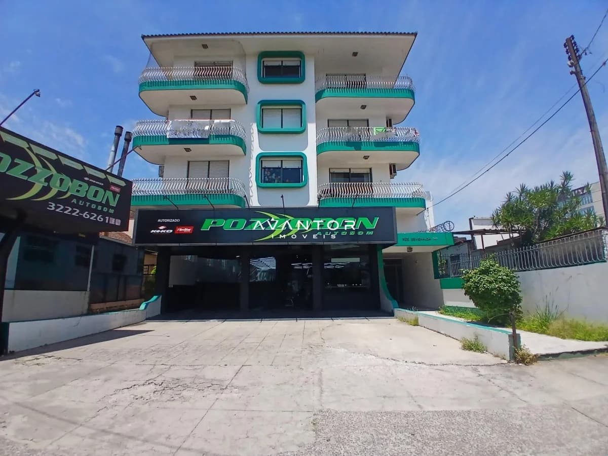 Fachada do prédio com garagem — Apartamento com 3 quartos à venda em Nossa Senhora das Dores, Santa Maria/RS