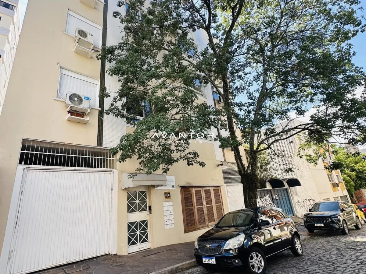 Fachada do prédio com garagem — Apartamento com 2 quartos à venda em Nossa Senhora de Fátima, Santa Maria/RS
