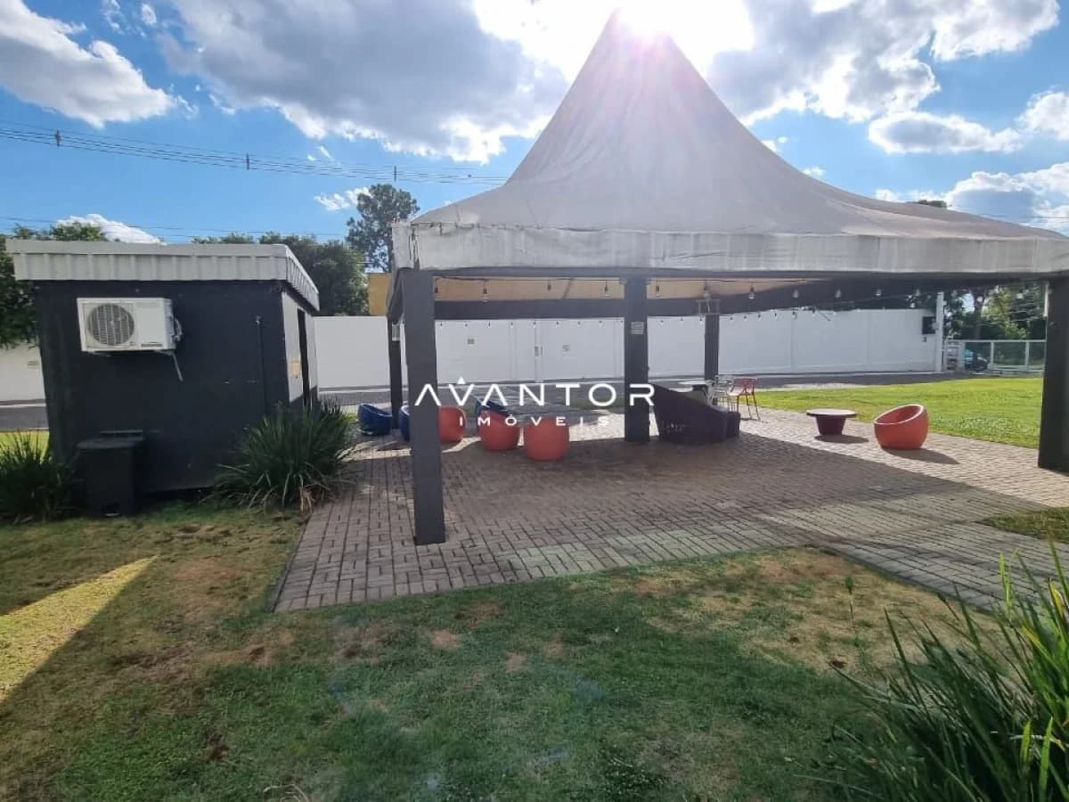 Área externa com churrasqueira e tenda — Apartamento com 2 quartos à venda no Edifício Bragança, em Uglione, Santa Maria/RS
