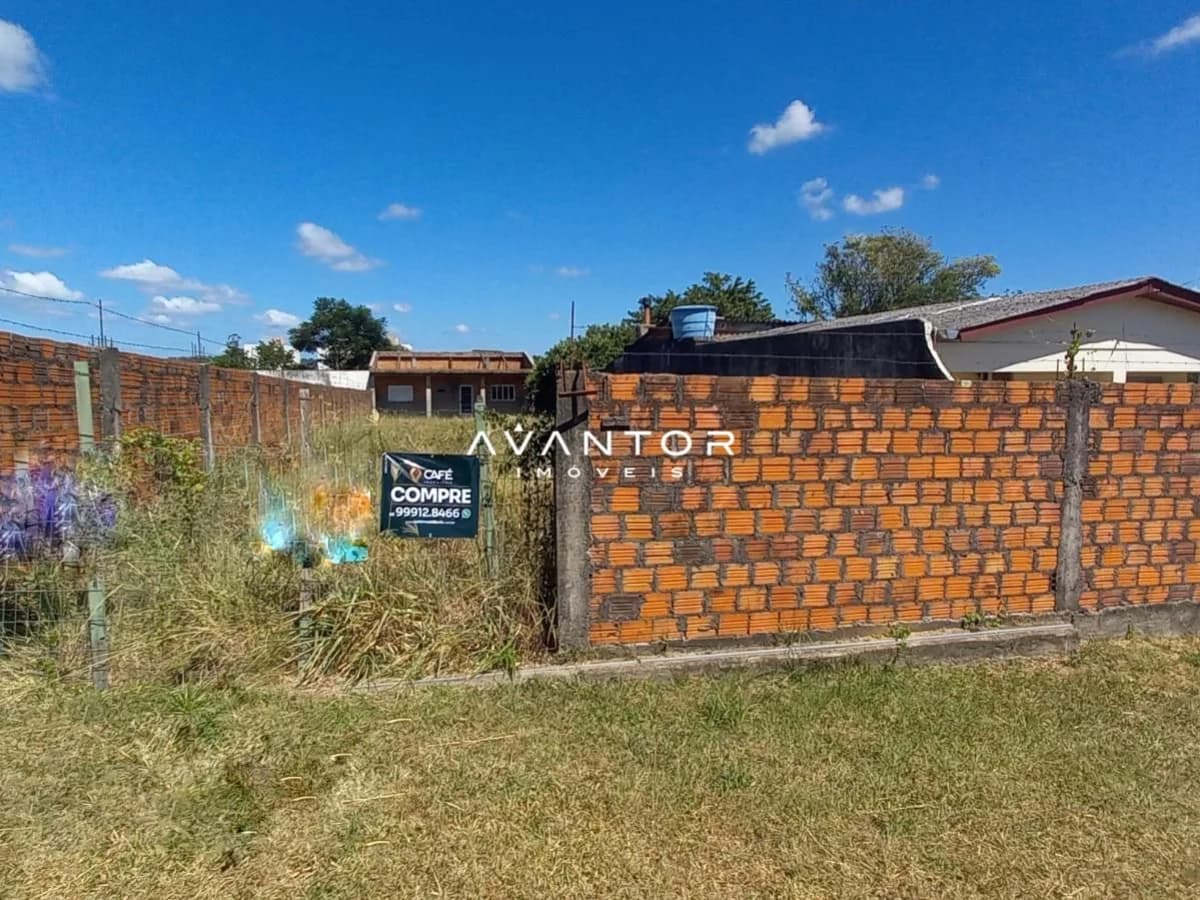 Terreno com muro de alvenaria — Terreno à venda em Pinheiro Machado, Santa Maria/RS