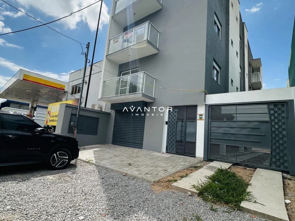 Fachada do prédio com garagem — Apartamento com 2 quartos à venda no Residencial Vô Luiz, em Passo D'Areia, Santa Maria/RS