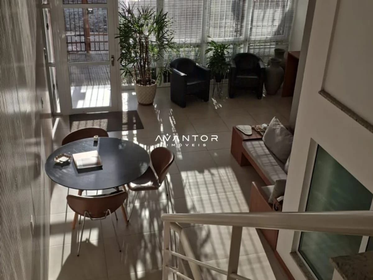 Sala integrada com sacada e vista para cidade — Sala Comercial com 1 sala para alugar em Menino Jesus, Santa Maria/RS