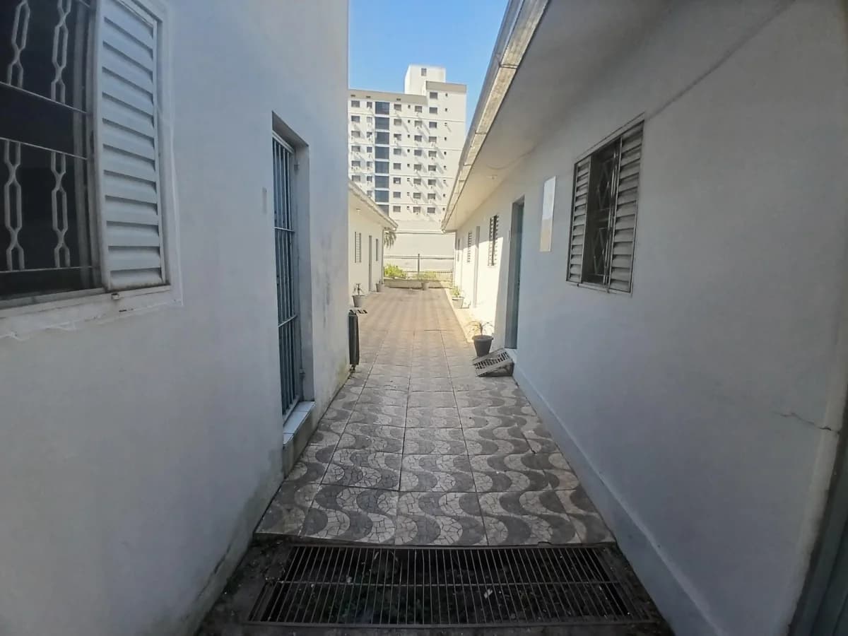 Casa de 1 dormitório, sala e cozinha conjugadas e área de serviço para locação — Casa com 1 quarto para alugar em Nossa Senhora de Lourdes, Santa Maria/RS