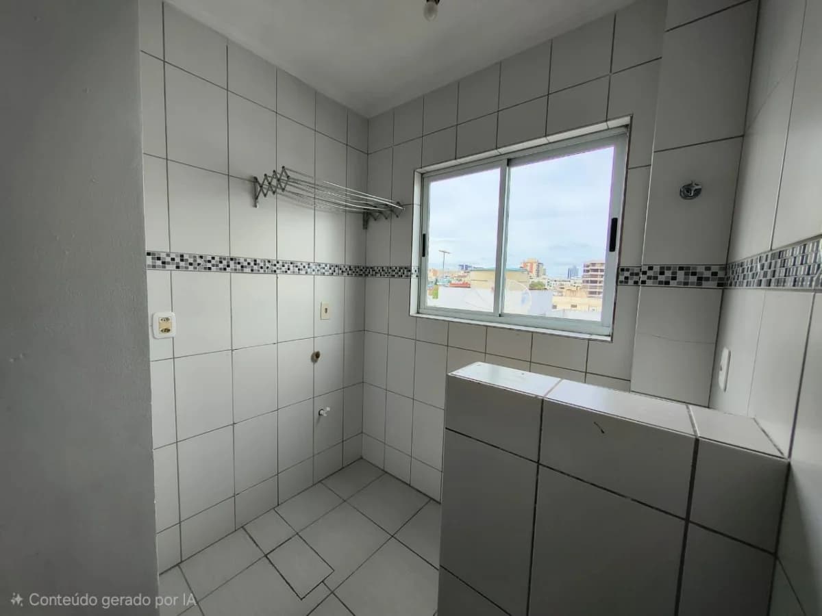 Apartamento de 1 dormitório, cozinha ,sala, churrasqueira e garagem no bairro Nossa Senhor — Apartamento com 1 quarto para alugar em Nossa Senhora de Fátima, Santa Maria/RS