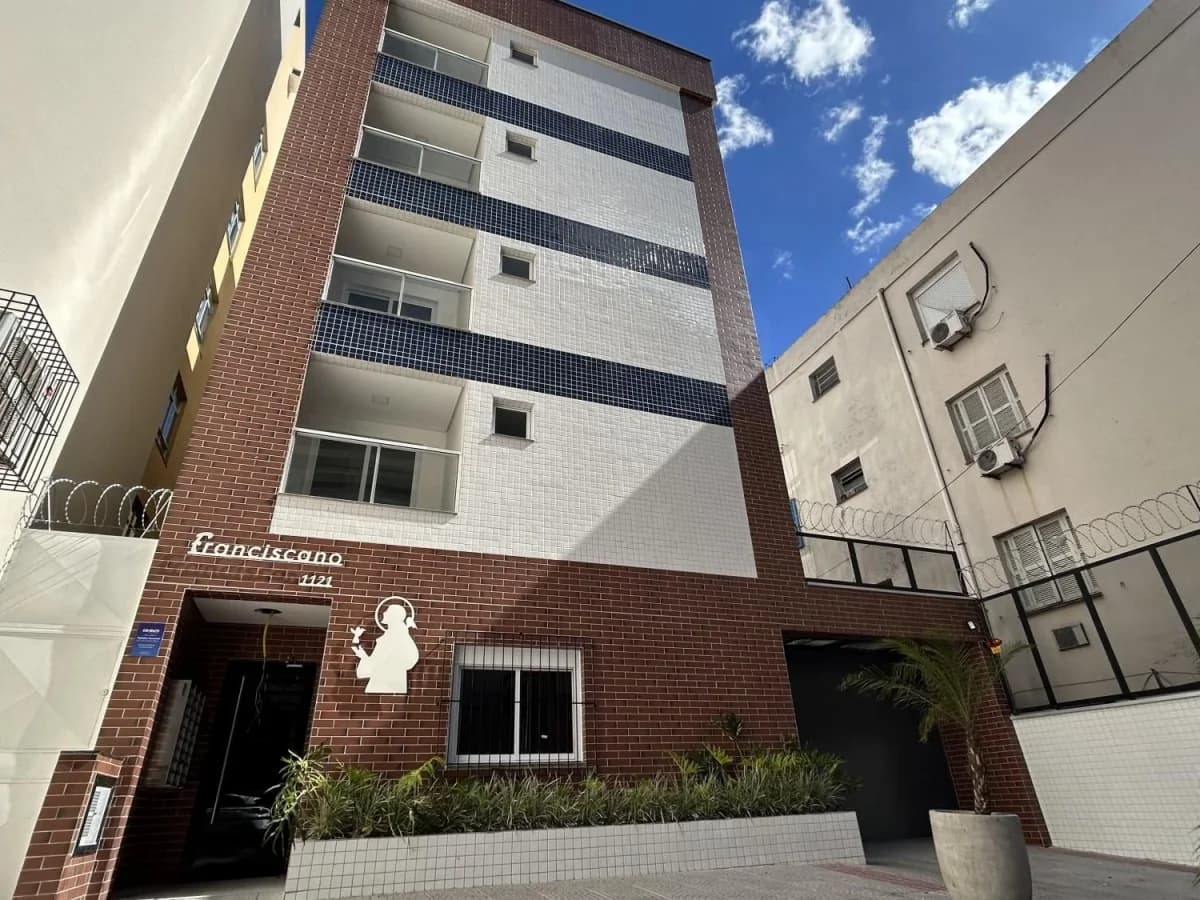 Fachada do prédio com entrada — Apartamento com 1 quarto para alugar em Nossa Senhora do Rosário, Santa Maria/RS