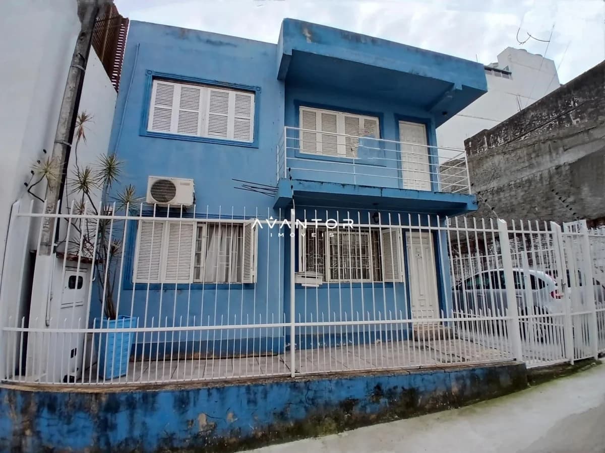Fachada da casa com garagem — Apartamento com 3 quartos para alugar em Nossa Senhora do Rosário, Santa Maria/RS