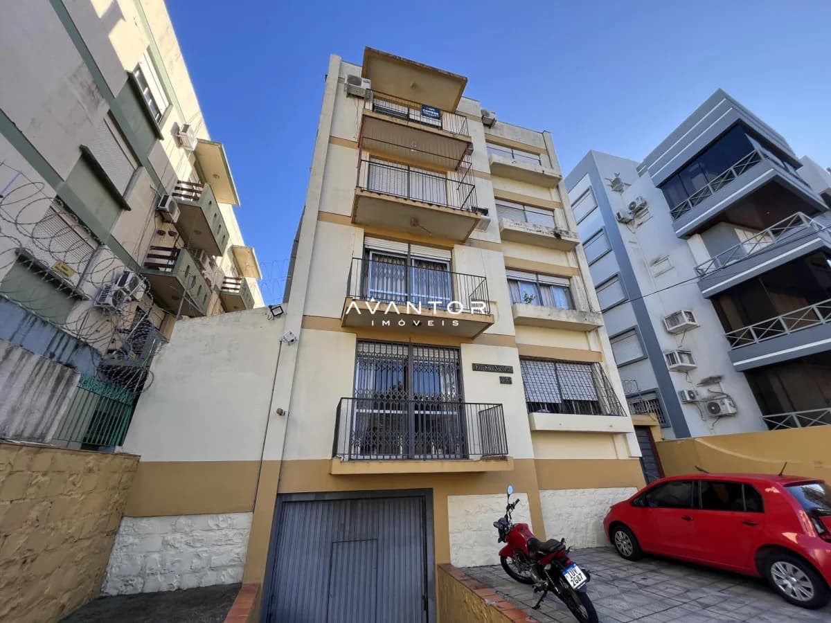 Fachada do prédio com sacadas — Apartamento com 3 quartos à venda em Nossa Senhora de Fátima, Santa Maria/RS