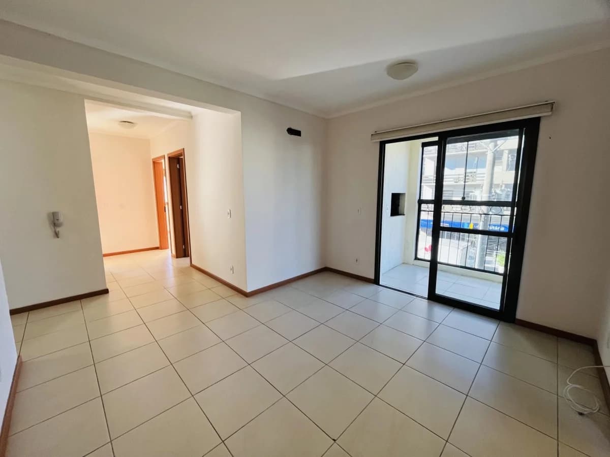 Sala de estar com sacada — Apartamento com 3 quartos à venda no Residencial Solar Salamanca, em Centro, Santa Maria/RS