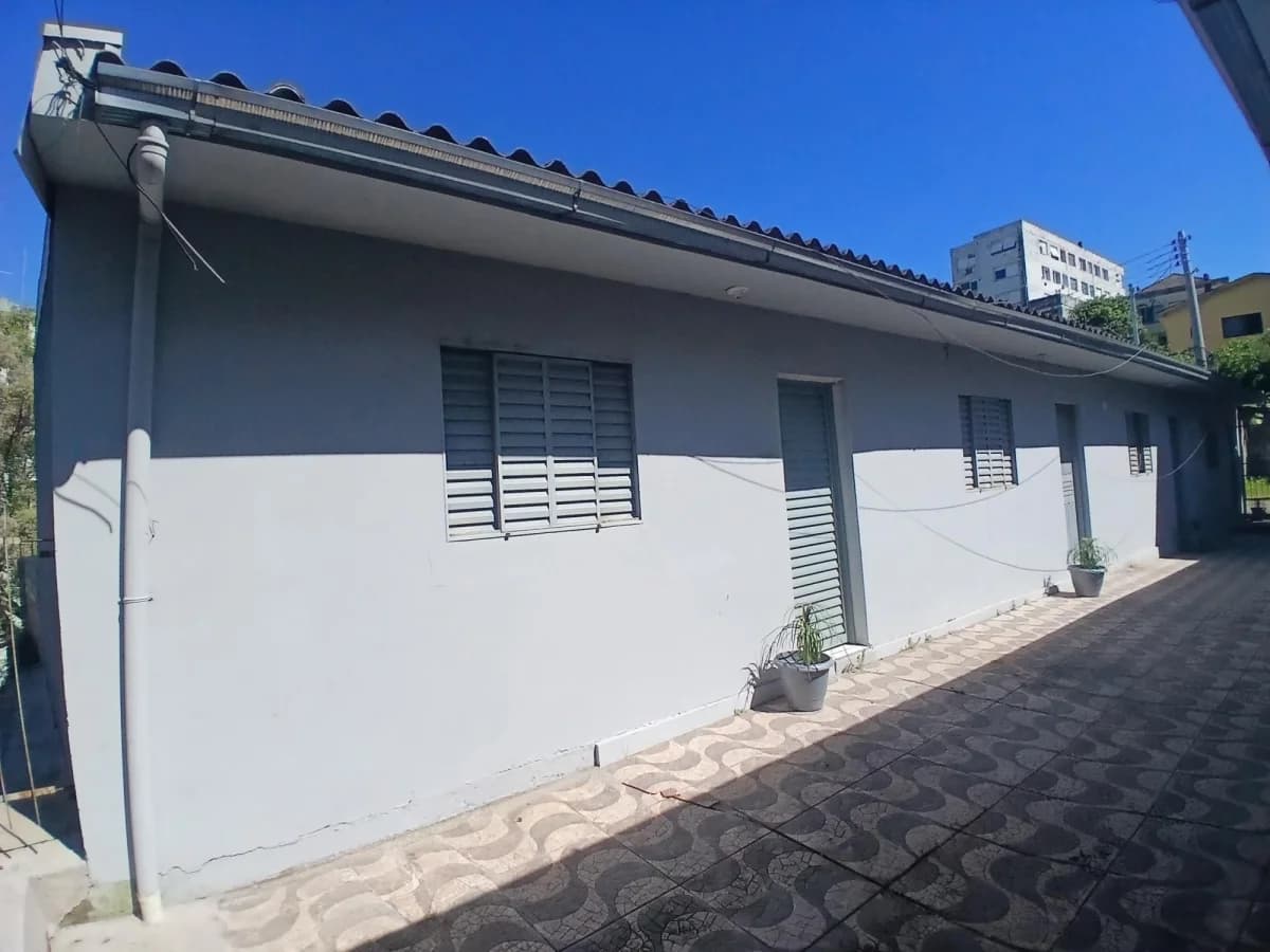 Casa de 1 dormitório, sala e cozinha conjugadas e área de serviço para locação — Casa com 1 quarto para alugar em Nossa Senhora de Lourdes, Santa Maria/RS