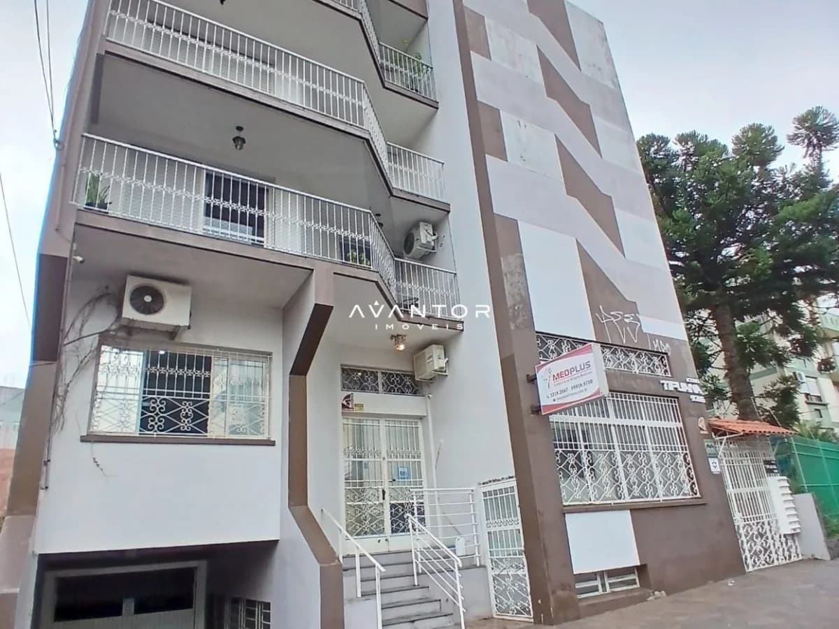 Fachada do prédio com entrada — Apartamento com 3 quartos à venda em Nossa Senhora de Fátima, Santa Maria/RS