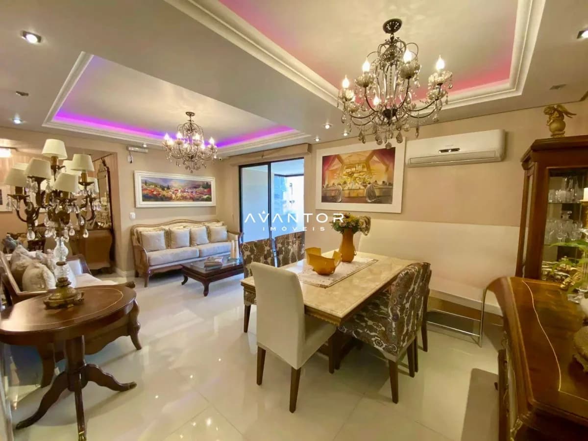 Sala integrada com sala de jantar e decoração — Apartamento com 3 quartos à venda em Centro, Santa Maria/RS