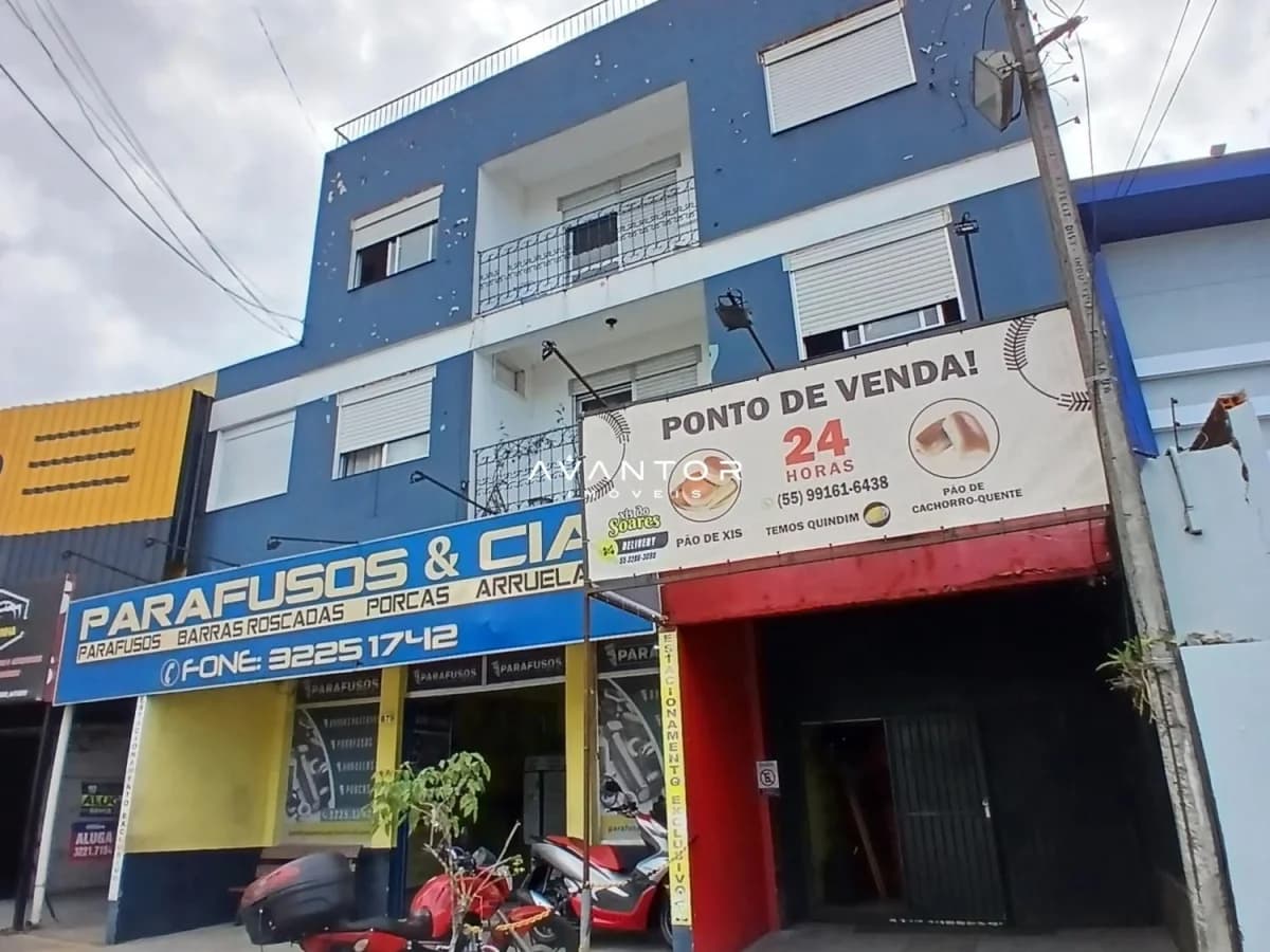 Fachada do prédio com dois pavimentos — Apartamento com 2 quartos para alugar em Duque de Caxias, Santa Maria/RS