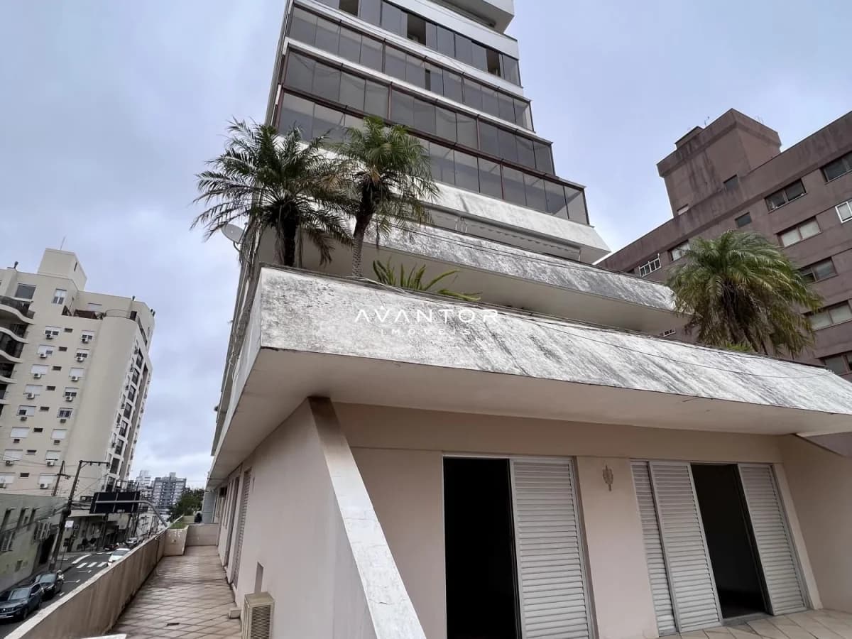 Fachada do prédio com sacada — Apartamento com 4 quartos à venda em Centro, Santa Maria/RS