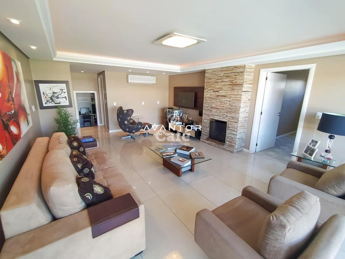 Sala de estar com home theater integrado — Casa com 5 quartos à venda em São José, Santa Maria/RS