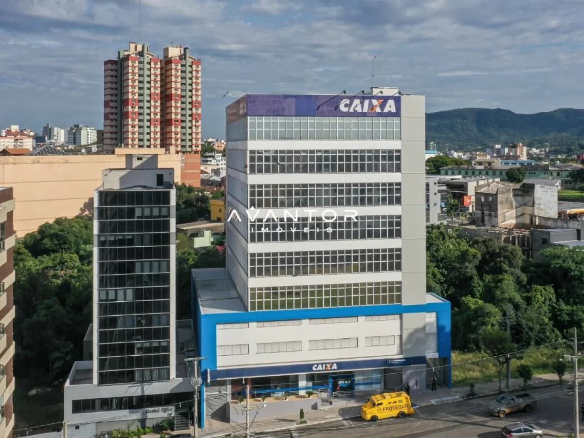 Vista da fachada do edifício — Sala Comercial com 1 sala para alugar em Nossa Senhora das Dores, Santa Maria/RS